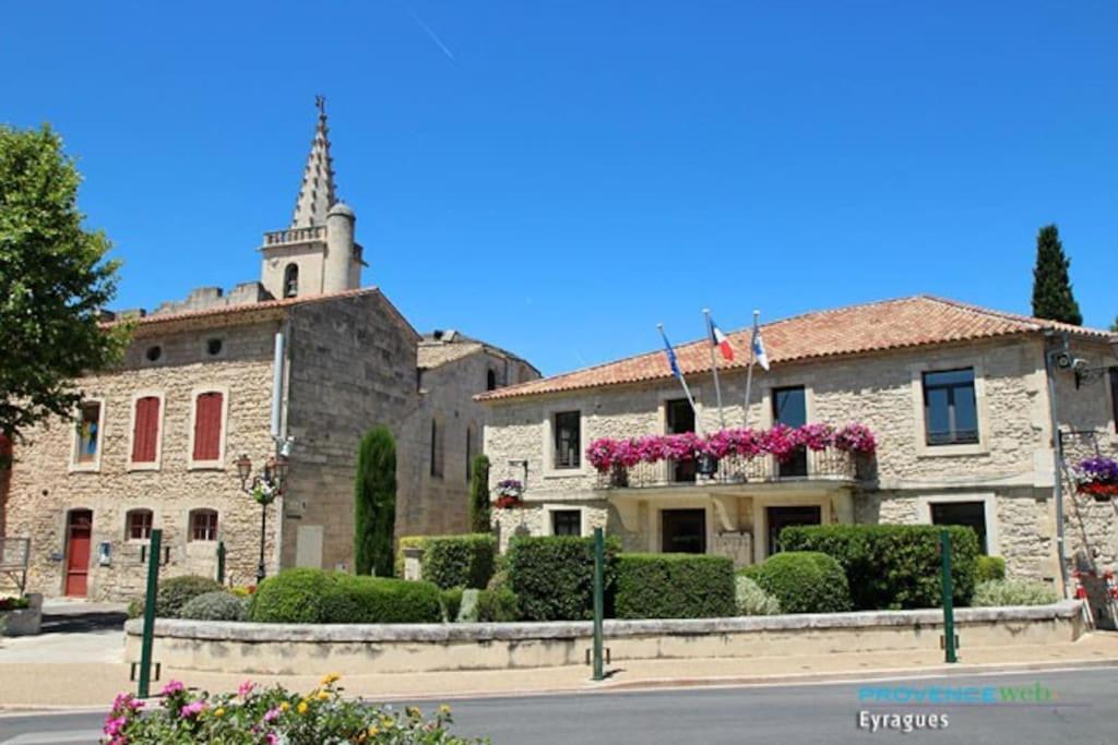 Charmant Appartement 3 Chambres Et Terrasse Eyragues Εξωτερικό φωτογραφία