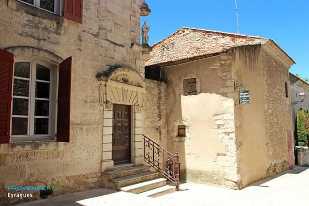 Charmant Appartement 3 Chambres Et Terrasse Eyragues Εξωτερικό φωτογραφία