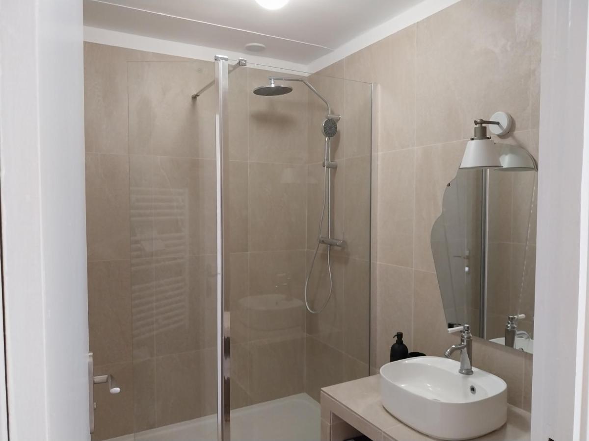 Charmant Appartement 3 Chambres Et Terrasse Eyragues Εξωτερικό φωτογραφία